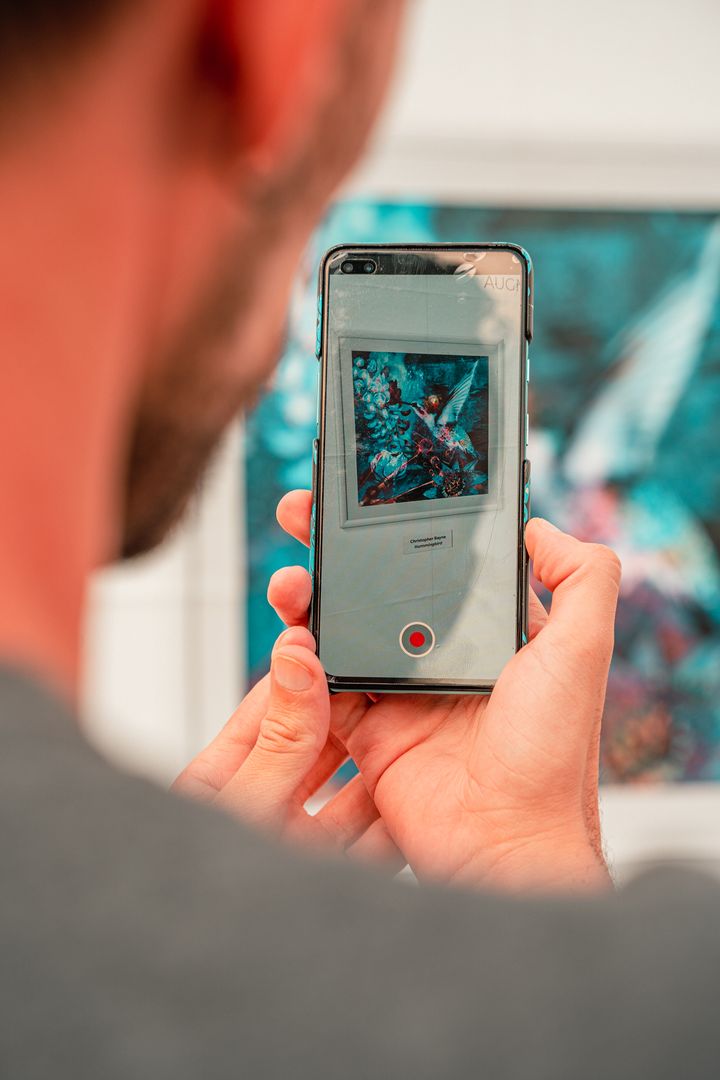 AR Exhibition at the MUSE Bar in Vienna © Artivive