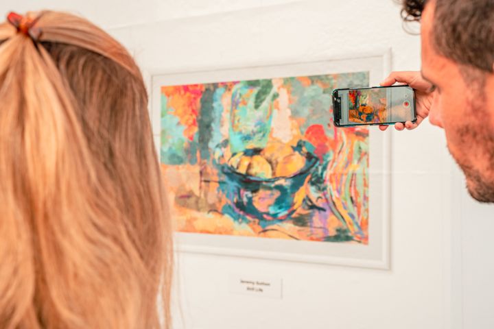 AR Exhibition at the MUSE Bar in Vienna © Artivive