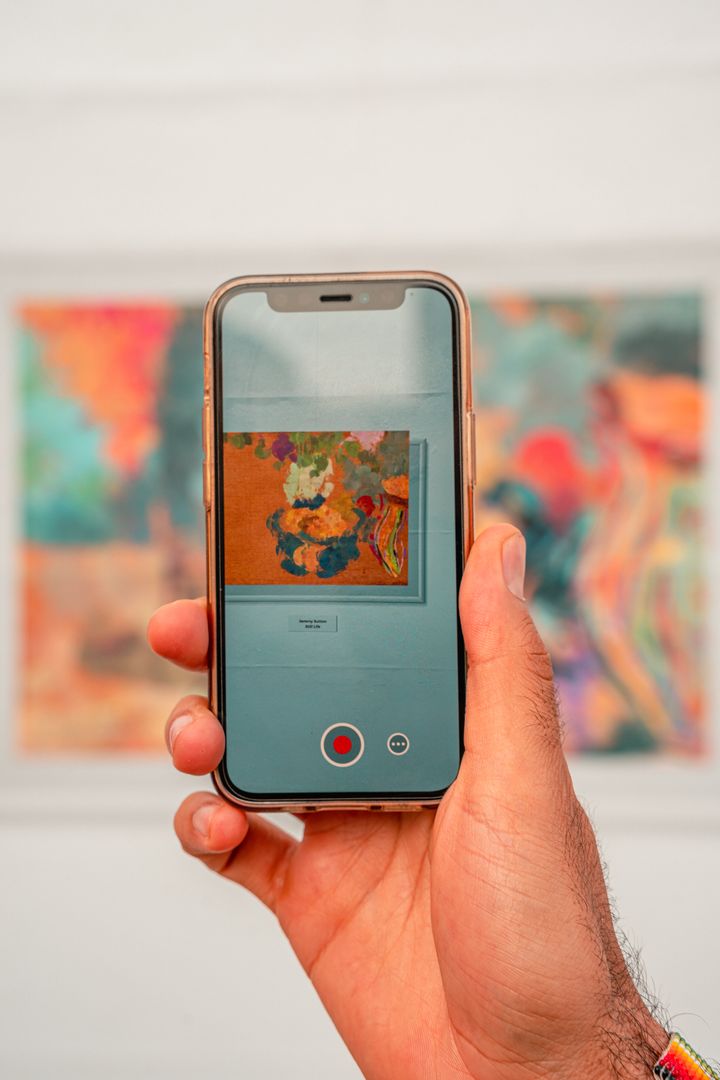AR Exhibition at the MUSE Bar in Vienna © Artivive
